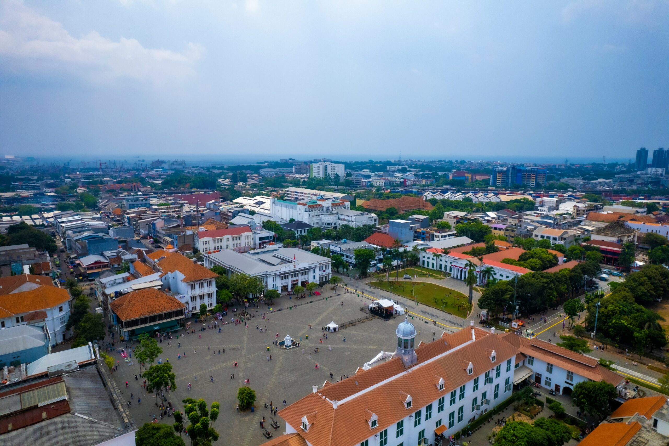 a city with many buildings